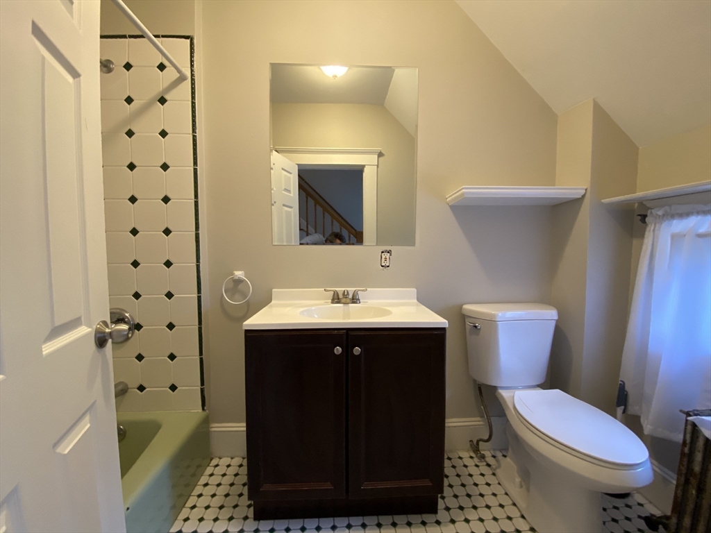 3 bed, 2 bath apartment for rent at 8 Trafford St Unit 0, Quincy — photo 13 of 18