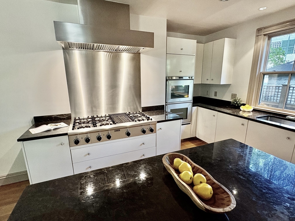 5 bed, 4+ bath apartment for rent at 8 Trail St Unit 8, West Cambridge — photo 3 of 24
