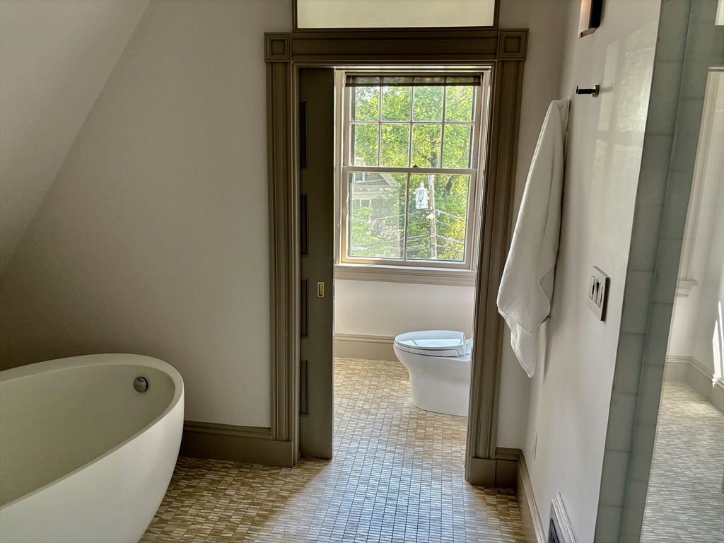 5 bed, 4+ bath apartment for rent at 8 Trail St Unit 8, West Cambridge — photo 22 of 24