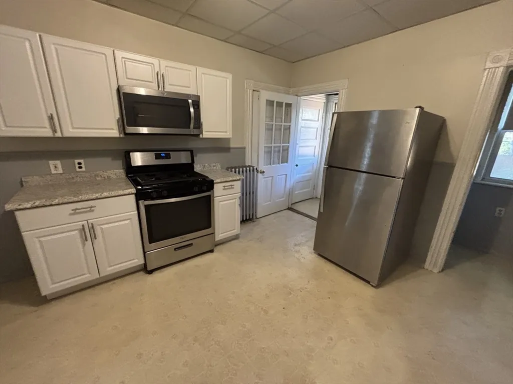 2 bed, 1 bath apartment for rent at 8 Usher Rd Unit 1, West Medford — photo 8 of 12