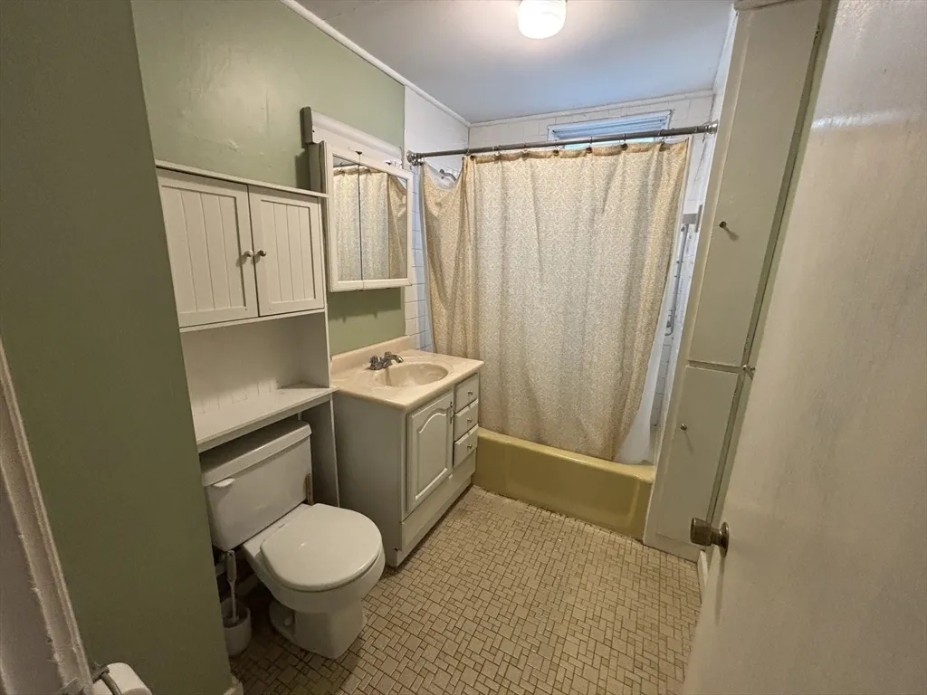 2 bed, 1 bath apartment for rent at 8 Usher Rd Unit 1, West Medford — photo 10 of 12