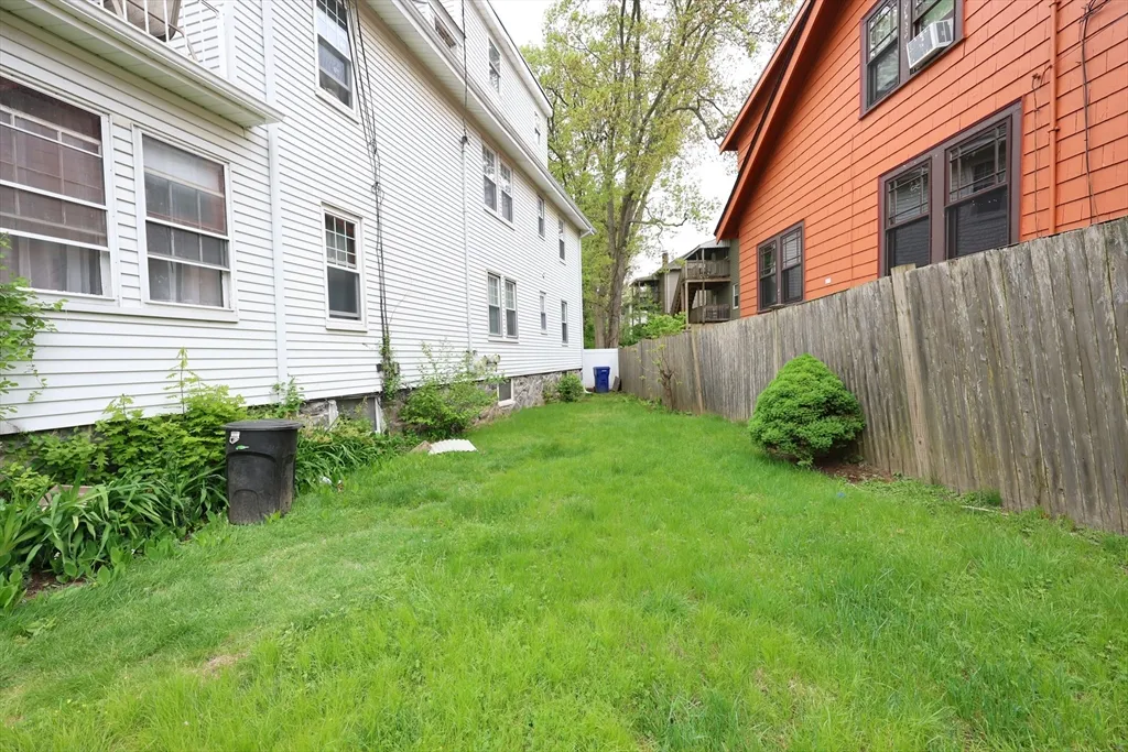 4 bed, 1 bath apartment for rent at 8 Verndale Rd Unit 2, Milton — photo 9 of 20