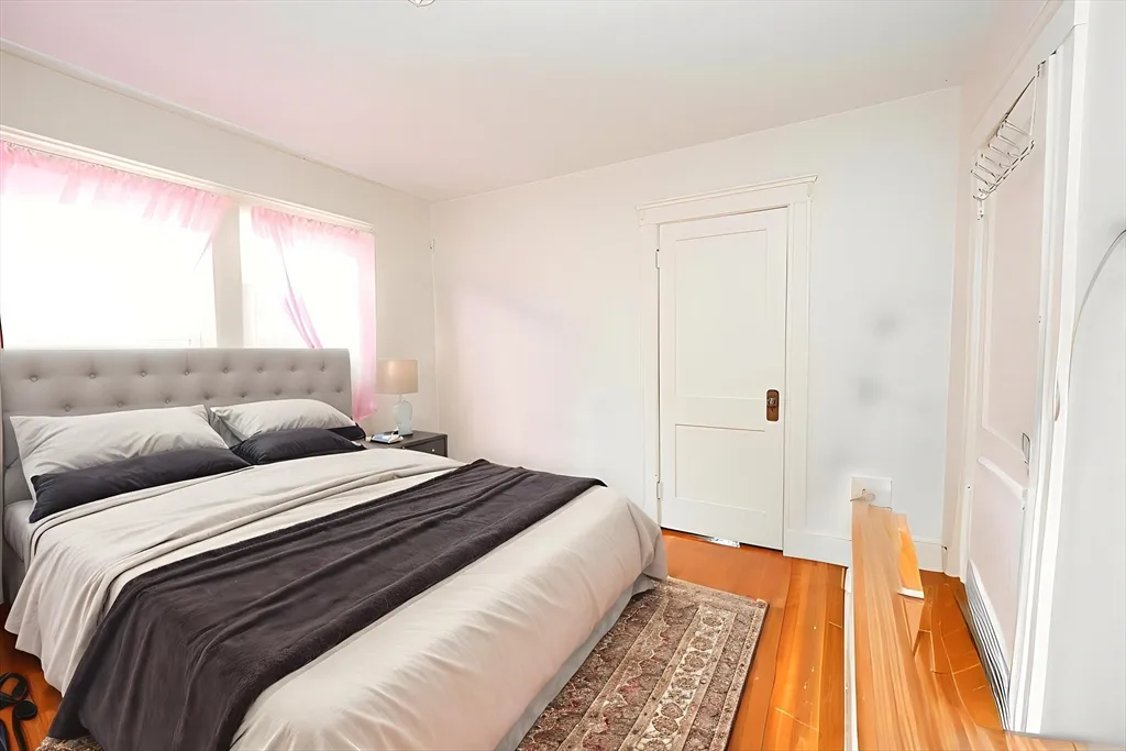 4 bed, 1 bath apartment for rent at 8 Verndale Rd Unit 2, Milton — photo 3 of 20