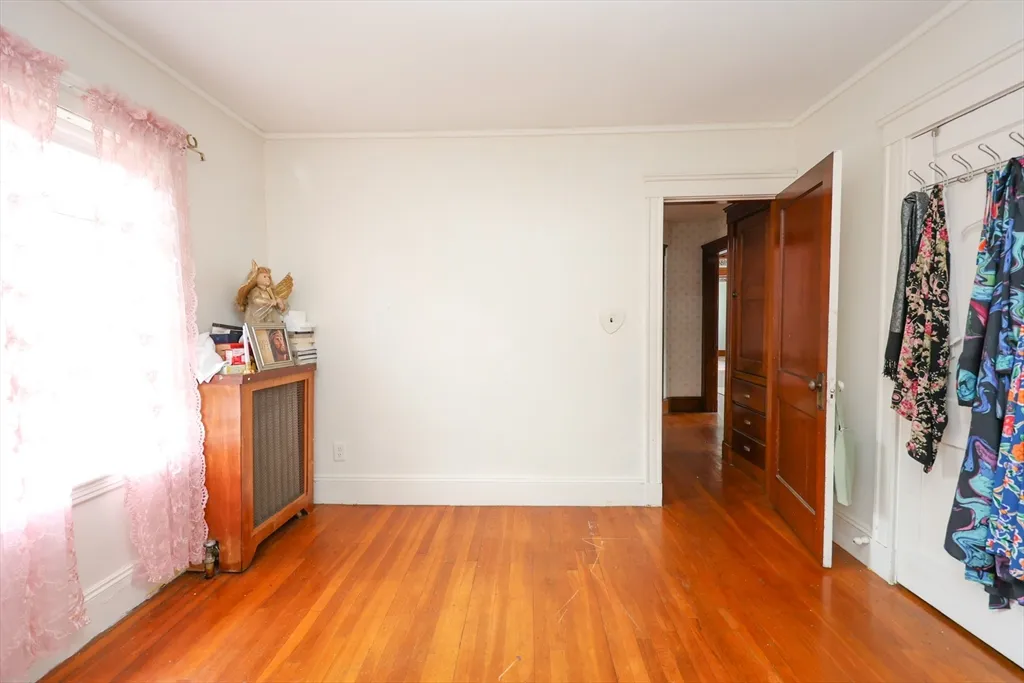 4 bed, 1 bath apartment for rent at 8 Verndale Rd Unit 2, Milton — photo 15 of 20