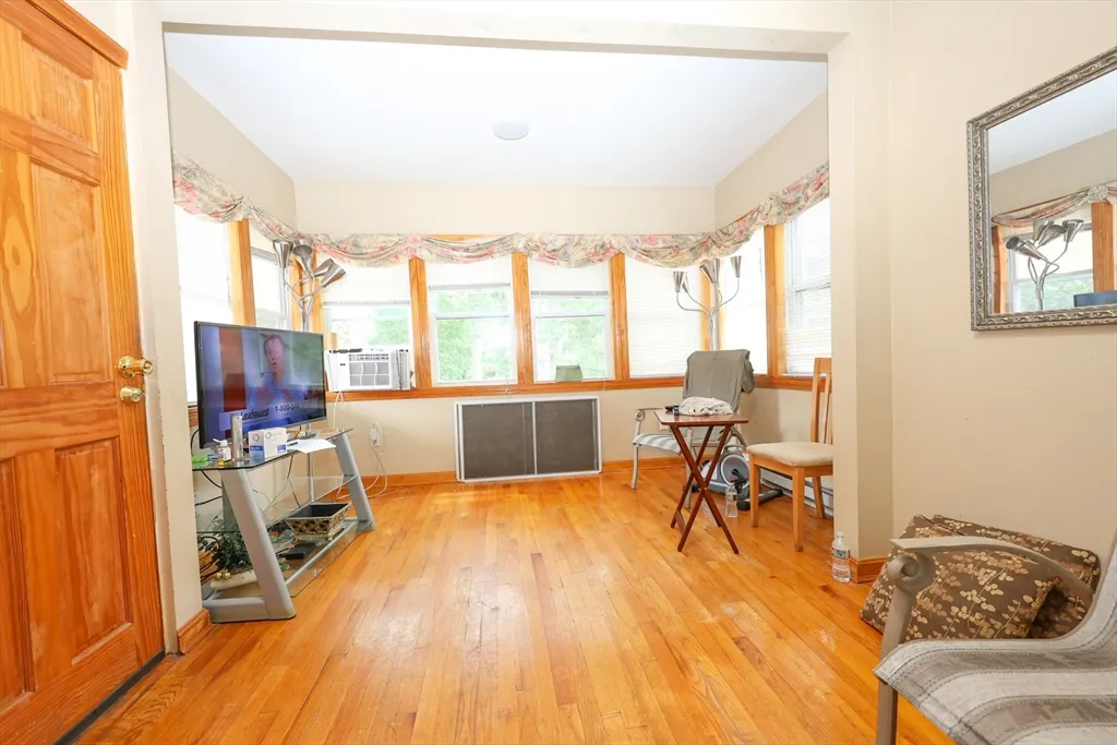 4 bed, 1 bath apartment for rent at 8 Verndale Rd Unit 2, Milton — photo 19 of 20