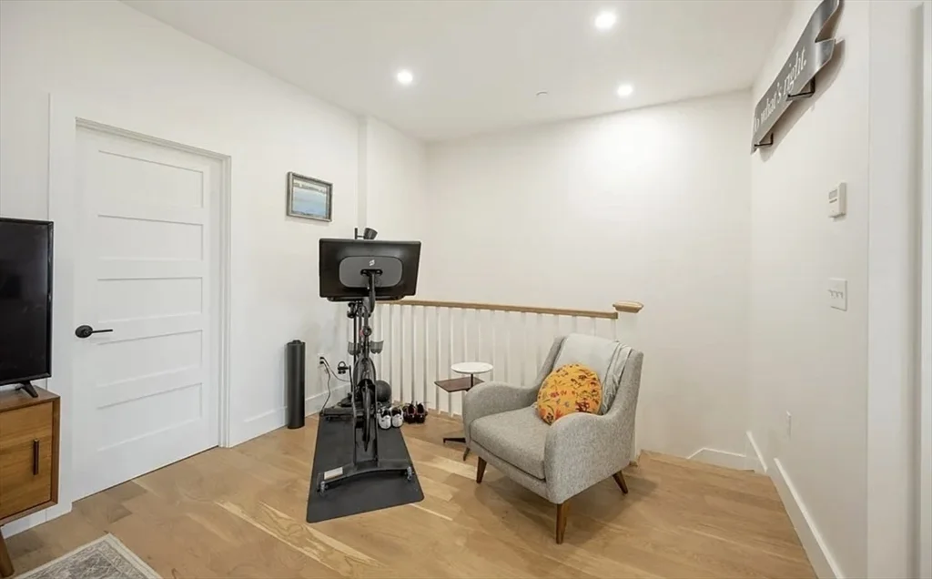 1 bed, 1 bath apartment for rent at 8 Viking Unit 3, South Boston — photo 5 of 10