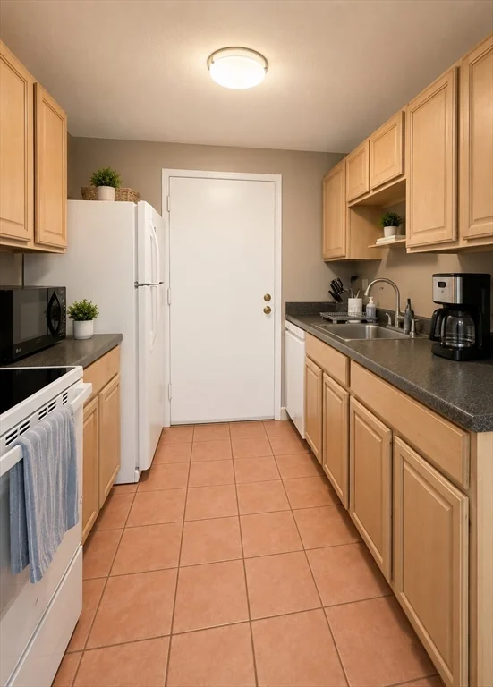 2 bed, 2 bath apartment for rent at 8 Village Rock Ln Unit 3, Natick — photo 5 of 17
