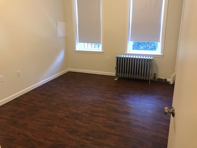 2 split bed, 1 bath apartment for rent at 8 Vinal St Unit 1, Brighton — photo 6 of 14