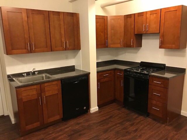 2 split bed, 1 bath apartment for rent at 8 Vinal St Unit 1, Brighton — photo 2 of 14