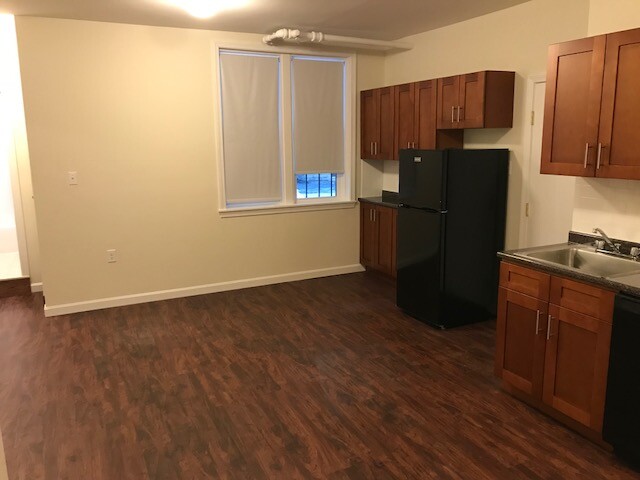 2 split bed, 1 bath apartment for rent at 8 Vinal St Unit 1, Brighton — photo 1 of 14