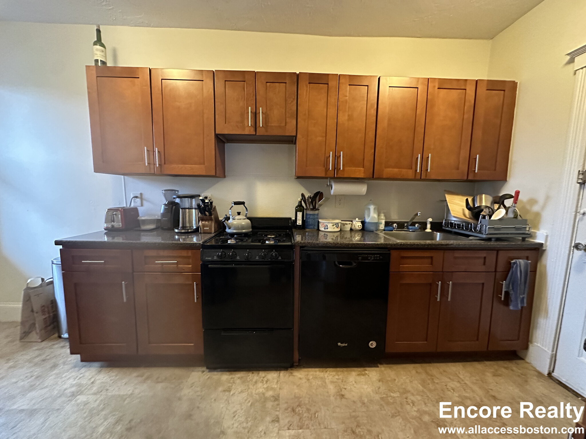 1 bed, 1 bath apartment for rent at 8 Vinal St Unit 10, Brighton — photo 4 of 13