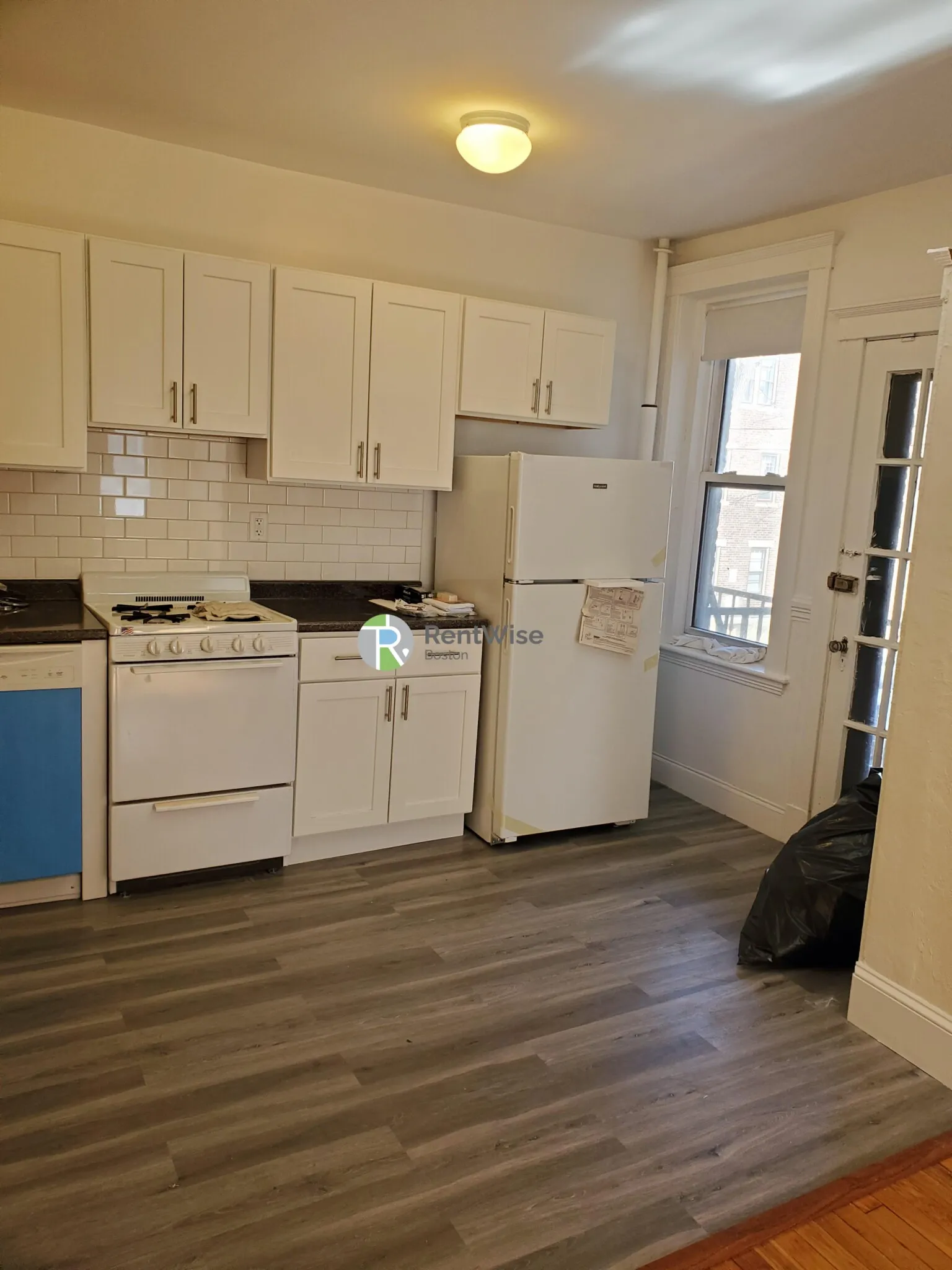 2 bed, 1 bath apartment for rent at 8 Vinal St Unit 4, Brighton — photo 3 of 15