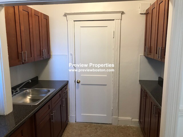 1 bed, 1 bath apartment for rent at 8 Vinal St Unit 6P, Brighton — photo 5 of 20