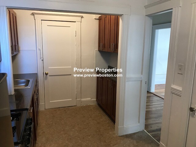 1 bed, 1 bath apartment for rent at 8 Vinal St Unit 6P, Brighton — photo 7 of 20