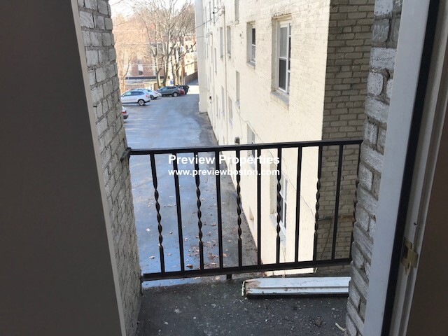 1 bed, 1 bath apartment for rent at 8 Vinal St Unit 6P, Brighton — photo 8 of 20
