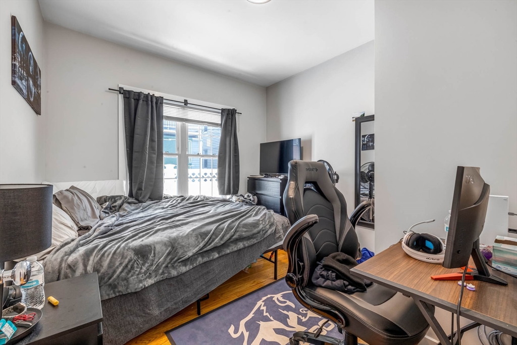 5 bed, 3 bath apartment for rent at 8 W Bellflower St Unit 1, Dorchester — photo 16 of 26