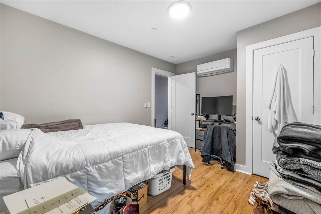 5 bed, 3 bath apartment for rent at 8 W Bellflower St Unit 1, Dorchester — photo 24 of 26