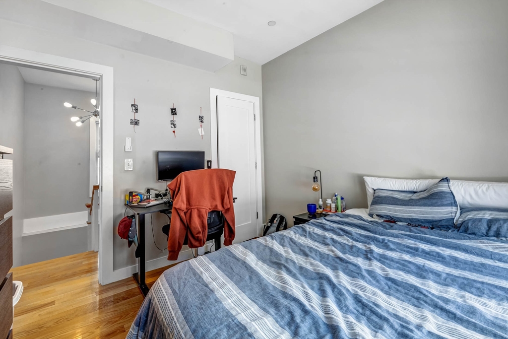 5 bed, 3 bath apartment for rent at 8 W Bellflower St Unit 1, Dorchester — photo 14 of 26