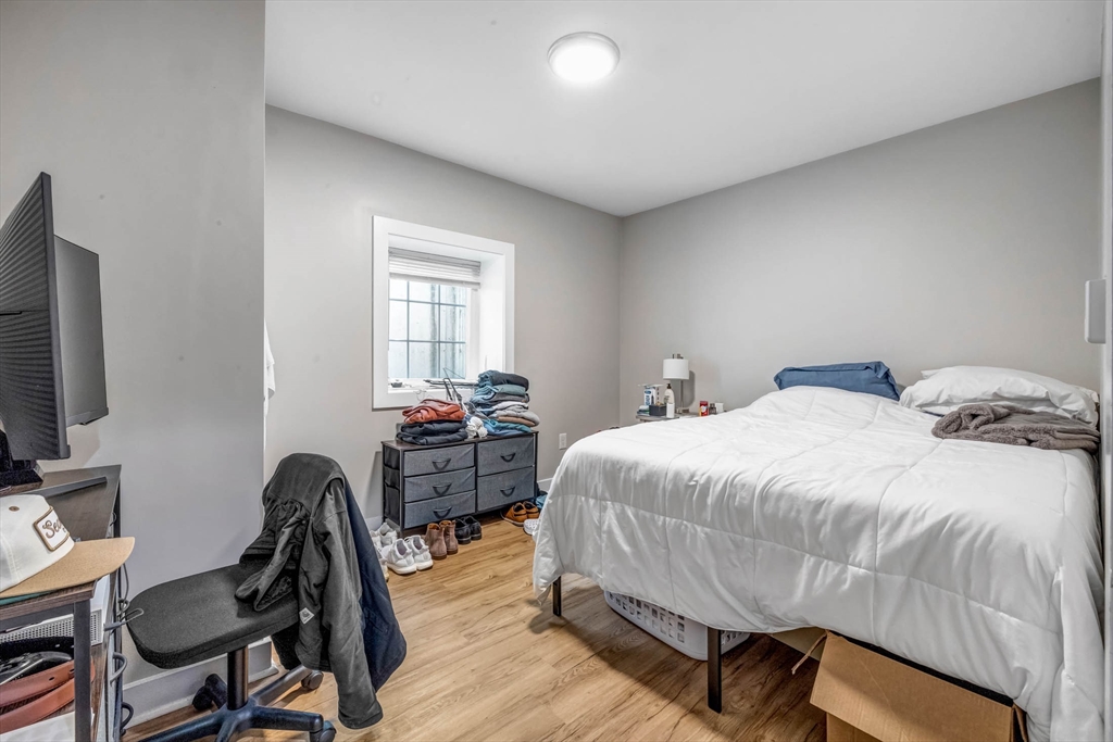 5 bed, 3 bath apartment for rent at 8 W Bellflower St Unit 1, Dorchester — photo 23 of 26