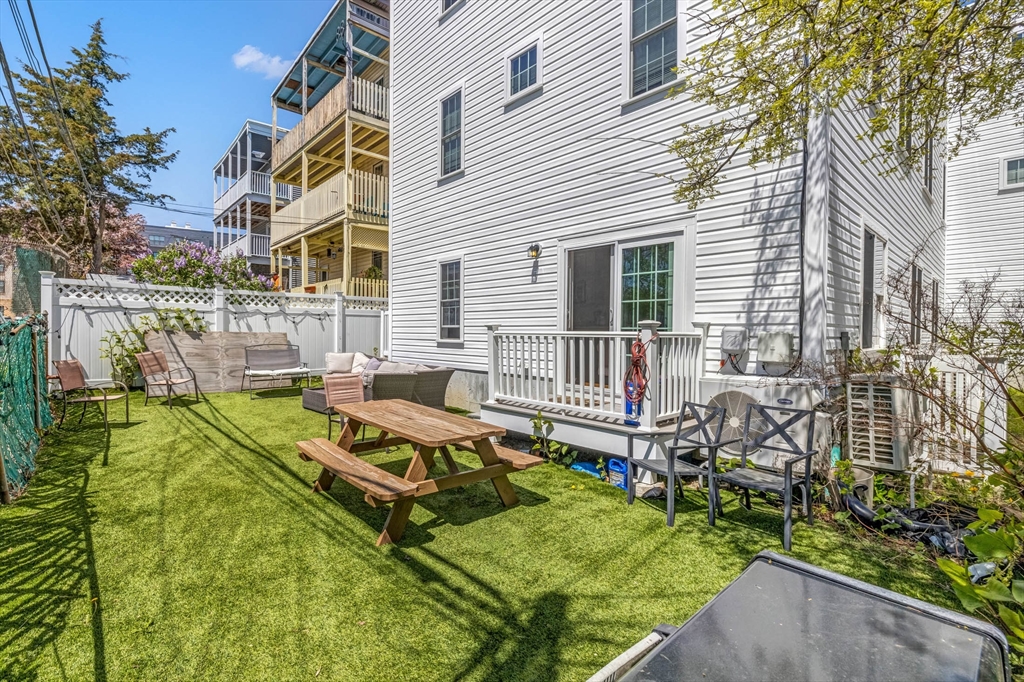 5 bed, 3 bath apartment for rent at 8 W Bellflower St Unit 1, Dorchester — photo 10 of 26