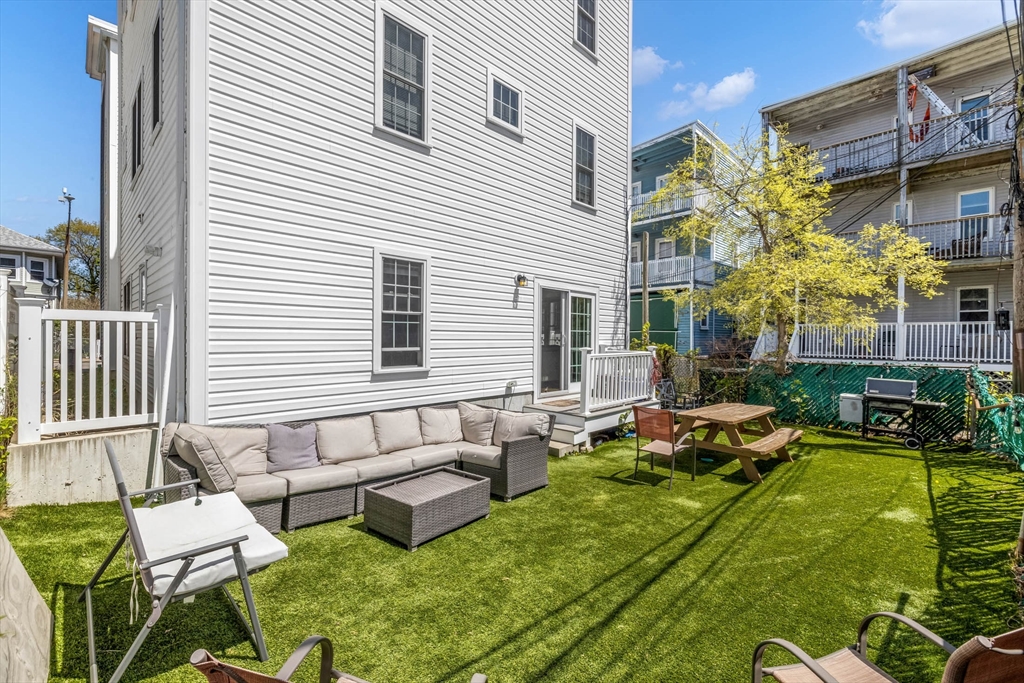 5 bed, 3 bath apartment for rent at 8 W Bellflower St Unit 1, Dorchester — photo 9 of 26