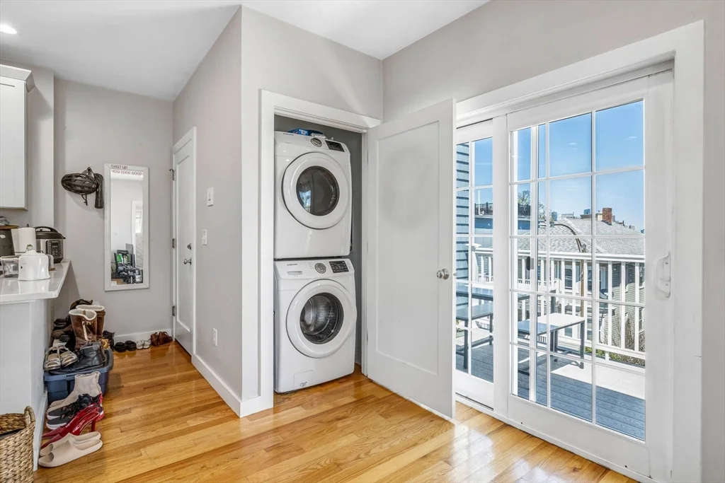 5 bed, 2 bath apartment for rent at 8 W Bellflower St Unit 3, Dorchester — photo 8 of 15
