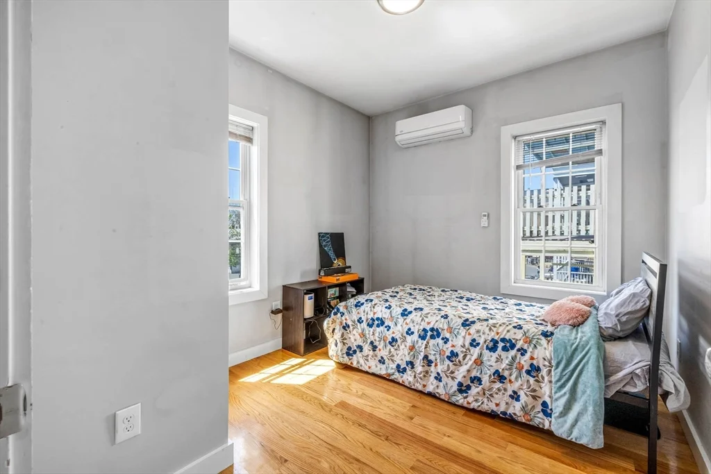5 bed, 2 bath apartment for rent at 8 W Bellflower St Unit 3, Dorchester — photo 12 of 15