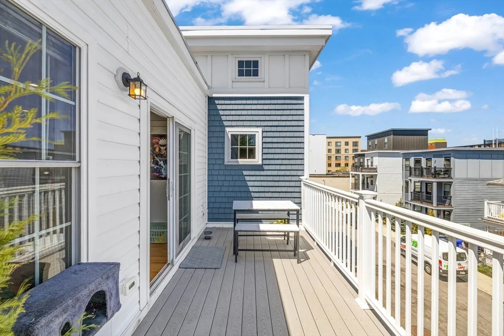 5 bed, 2 bath apartment for rent at 8 W Bellflower St Unit 3, Dorchester — photo 10 of 15