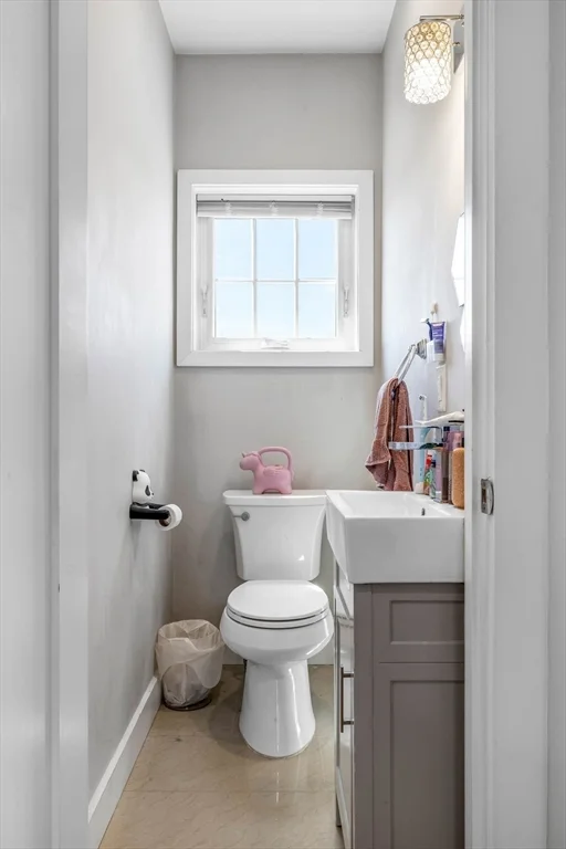 5 bed, 2 bath apartment for rent at 8 W Bellflower St Unit 3, Dorchester — photo 13 of 15