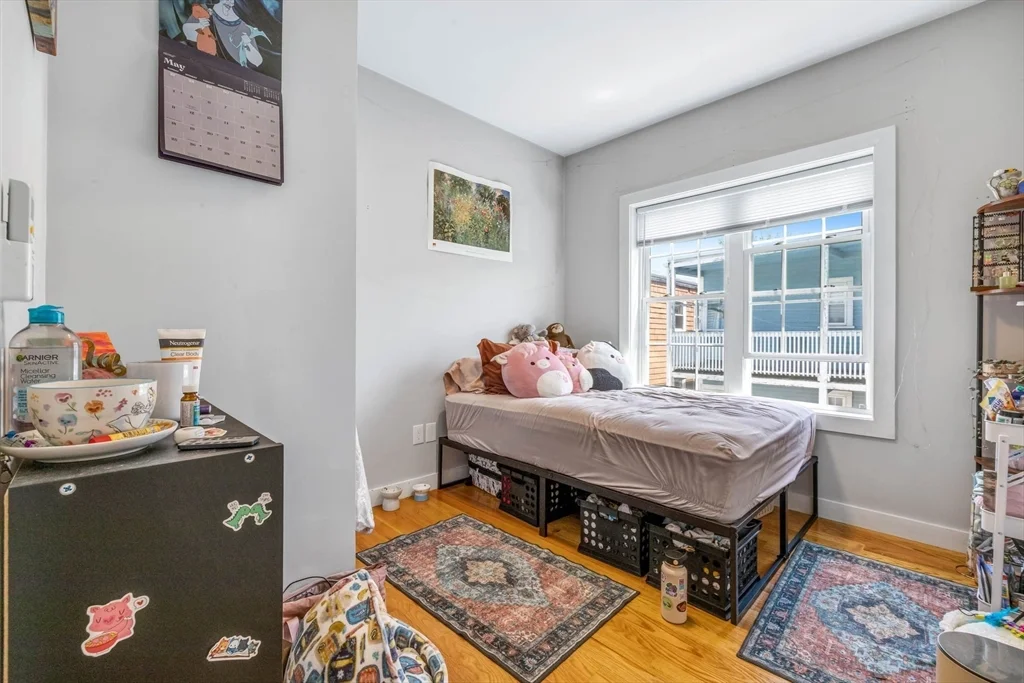 5 bed, 2 bath apartment for rent at 8 W Bellflower St Unit 3, Dorchester — photo 11 of 15