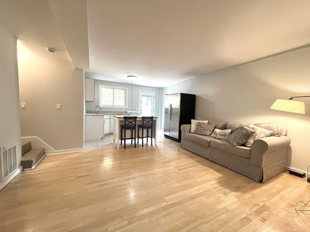 Studio bed, 1 bath apartment for rent at 8 Wall St Unit 1, Charlestown — photo 4 of 15