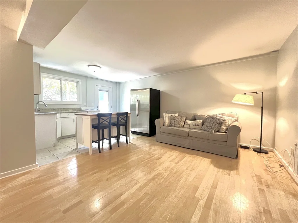 Studio bed, 1 bath apartment for rent at 8 Wall St Unit 1, Charlestown — photo 2 of 15