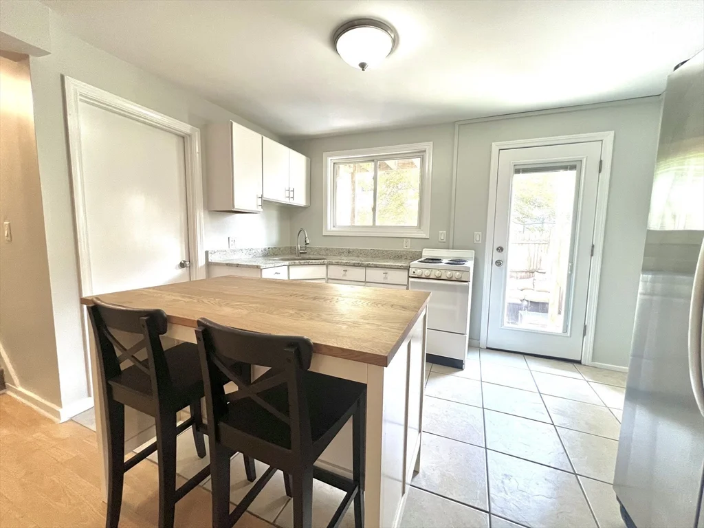 Studio bed, 1 bath apartment for rent at 8 Wall St Unit 1, Charlestown — photo 6 of 15