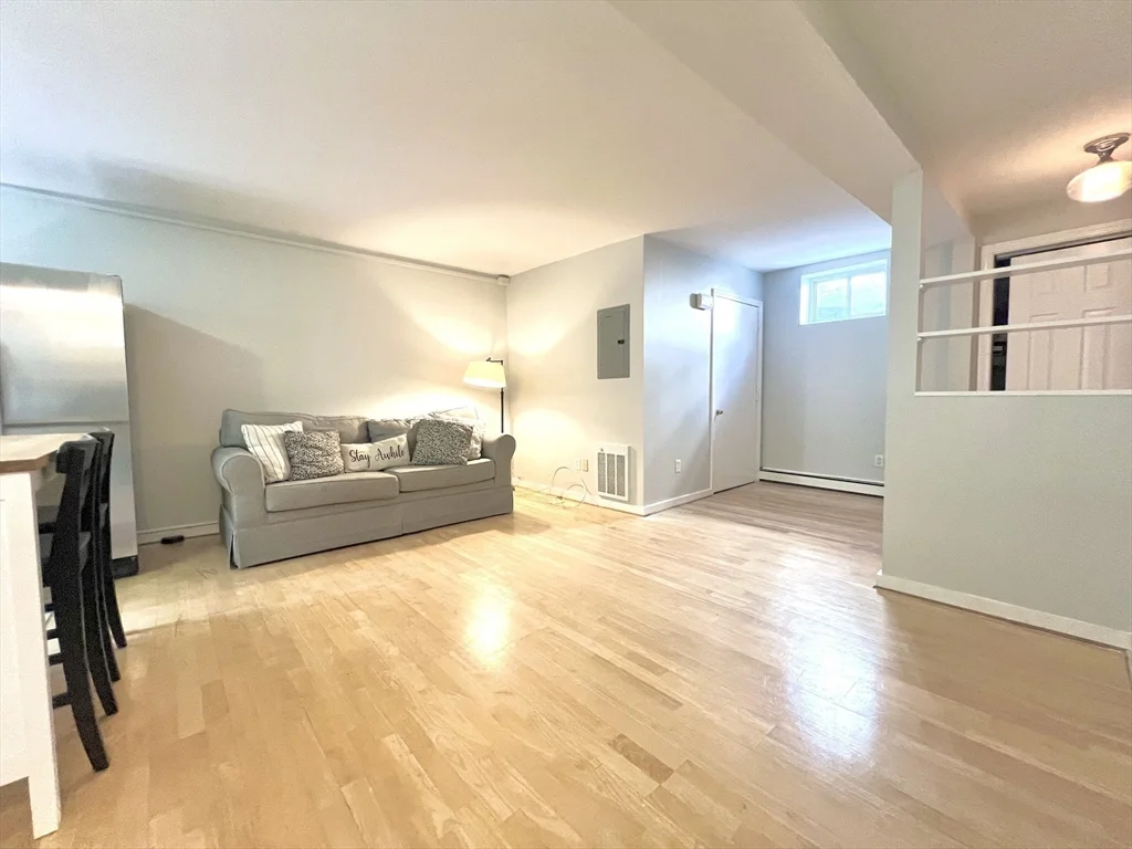 Studio bed, 1 bath apartment for rent at 8 Wall St Unit 1, Charlestown — photo 10 of 15