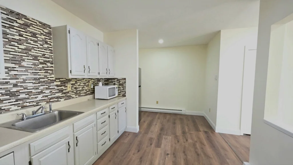 1 bed, 1 bath apartment for rent at 8 Wall St Unit 1, Foxboro — photo 2 of 9