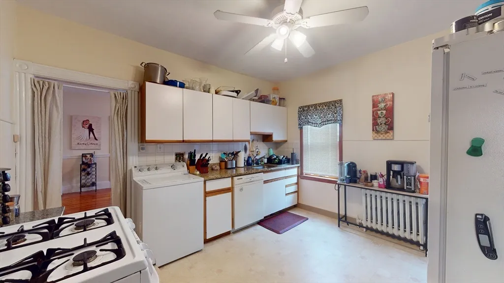 2 bed, 1 bath apartment for rent at 8 Wareham St Unit 1, South Medford — photo 5 of 12
