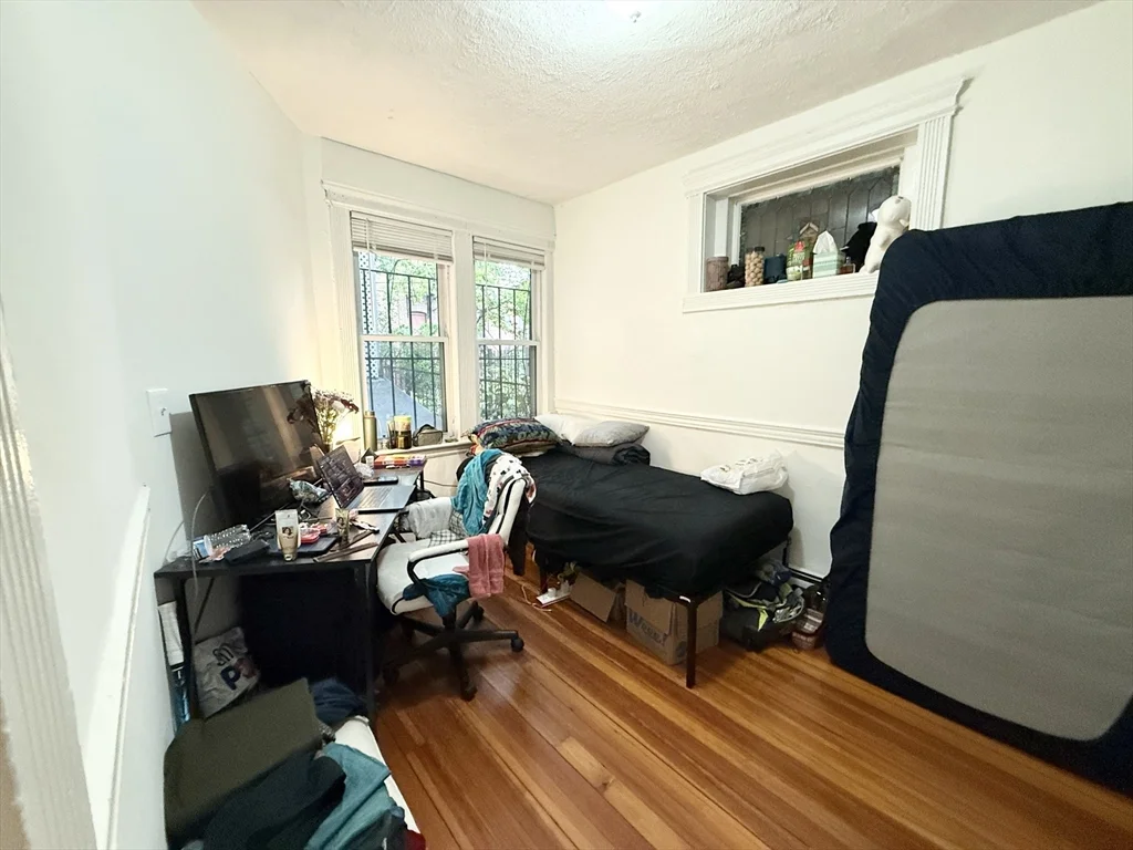 3 bed, 1 bath apartment for rent at 8 Wave Ave Unit 1, Dorchester — photo 6 of 10