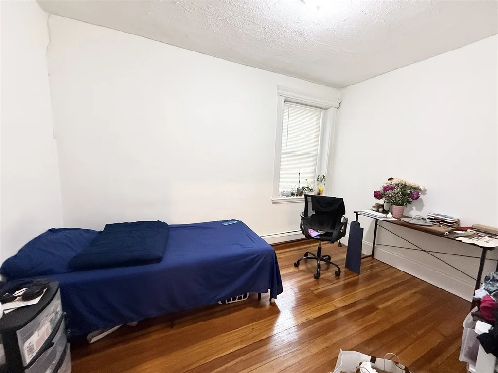 3 bed, 1 bath apartment for rent at 8 Wave Ave Unit 1, Dorchester — photo 5 of 10
