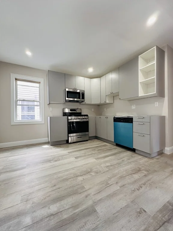 3 bed, 1 bath apartment for rent at 8 Wave Ave Unit 2, Dorchester — photo 1 of 4