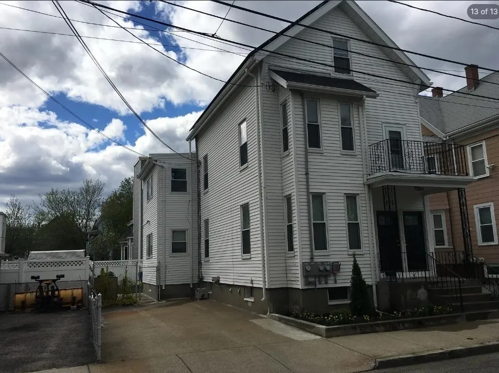 4 bed, 2 bath apartment for rent at 8 Wesley St Unit 2, Winter Hill — photo 9 of 11