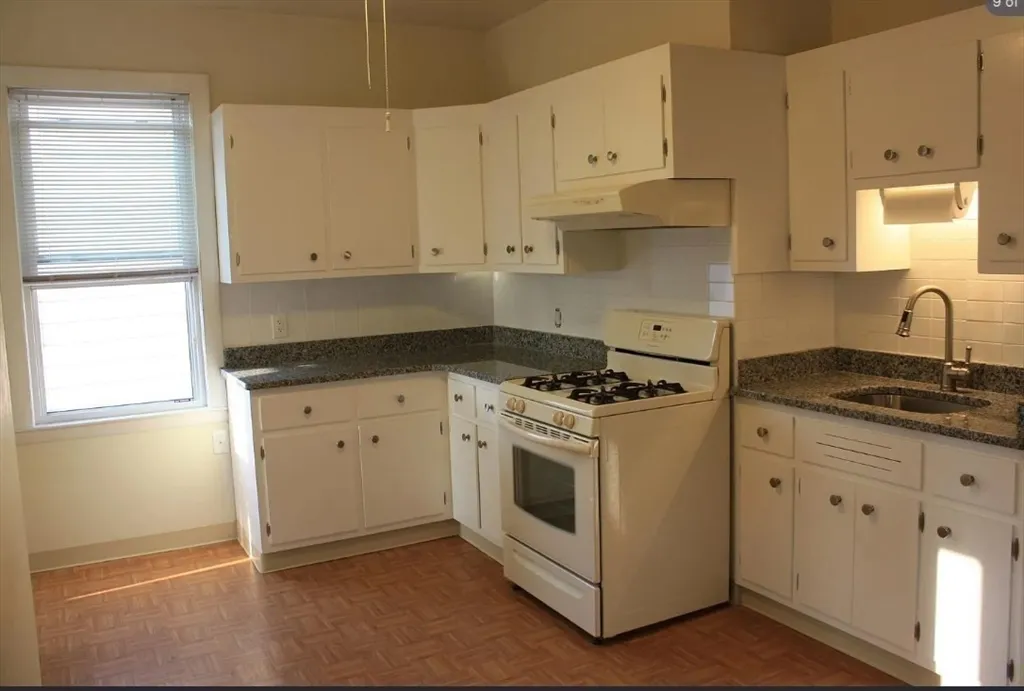 4 bed, 2 bath apartment for rent at 8 Wesley St Unit 2, Winter Hill — photo 3 of 11