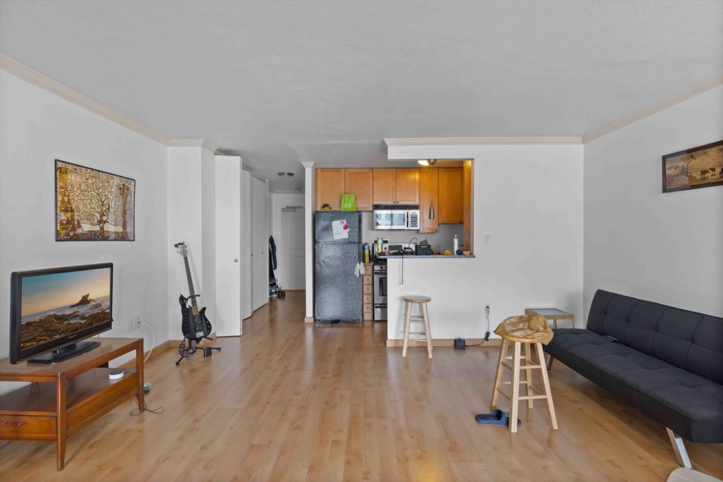 Studio bed, 1 bath apartment for rent at 8 Whittier Pl Unit 14G, West End — photo 6 of 10