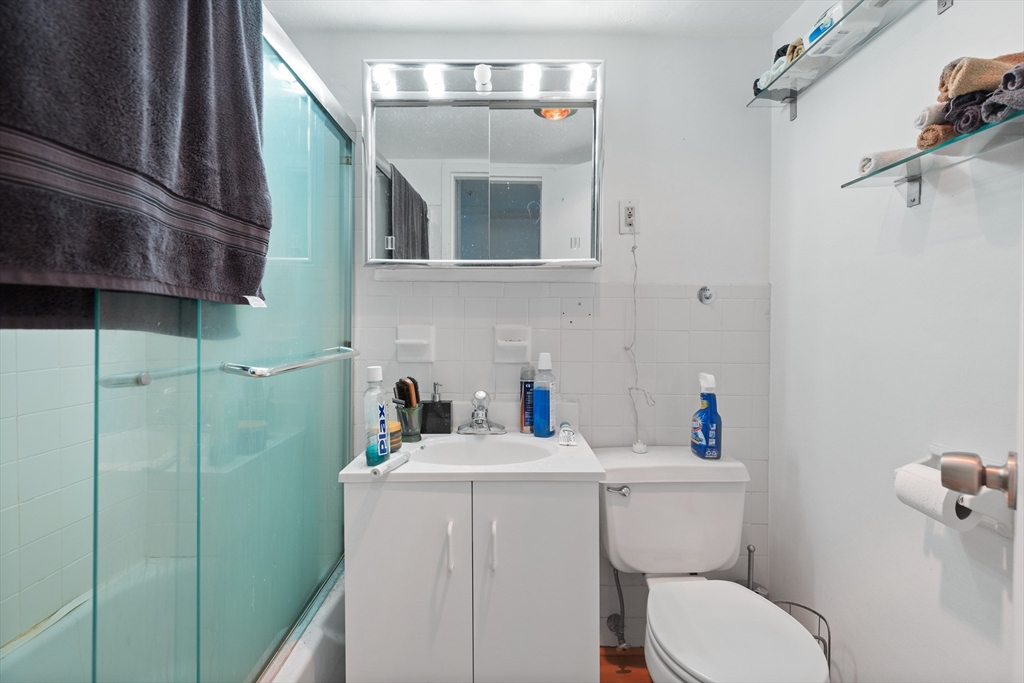 Studio bed, 1 bath apartment for rent at 8 Whittier Pl Unit 14G, West End — photo 8 of 10