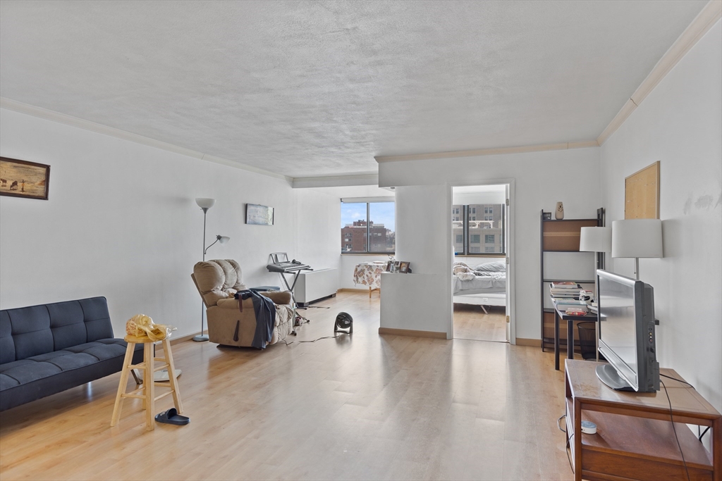 Studio bed, 1 bath apartment for rent at 8 Whittier Pl Unit 14G, West End — photo 3 of 10