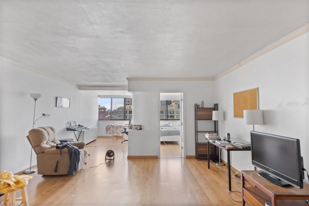 Studio bed, 1 bath apartment for rent at 8 Whittier Pl Unit 14G, West End — photo 2 of 10