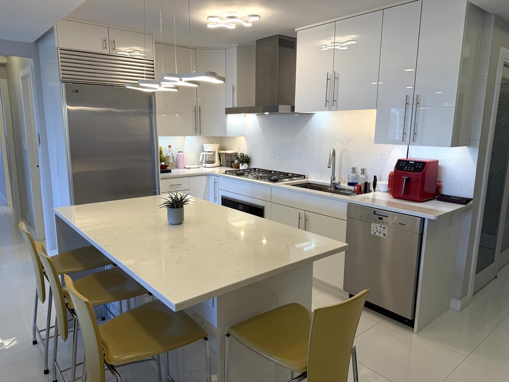 2 bed, 2 bath apartment for rent at 8 Whittier Pl Unit 15K, West End — photo 7 of 25