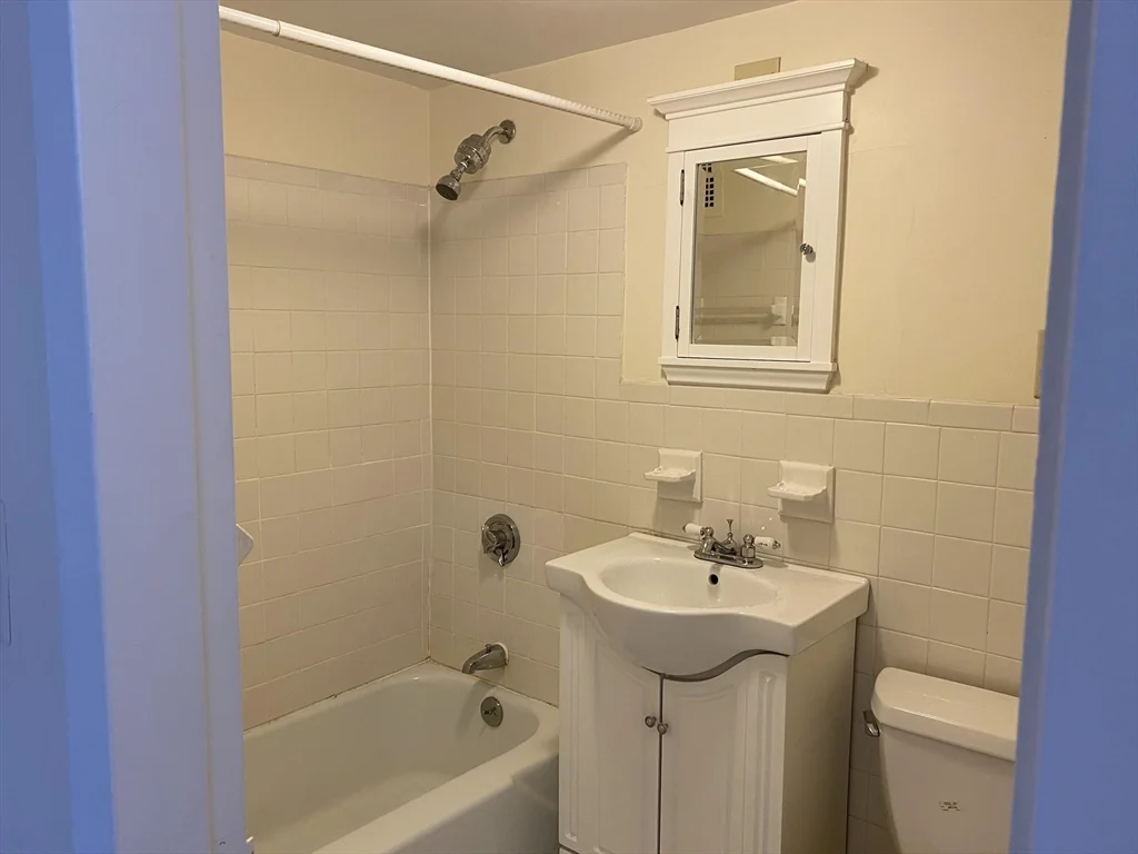 1 bed, 1 bath apartment for rent at 8 Whittier Pl Unit 5F, West End — photo 3 of 10