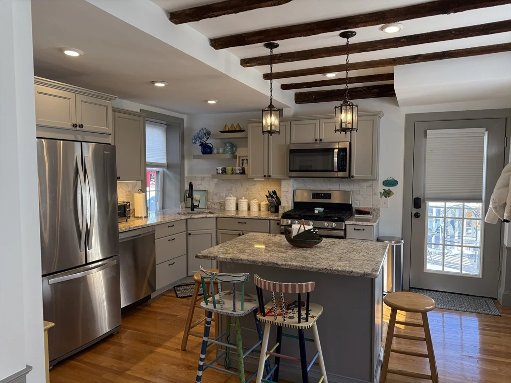 1 bed, 1 bath apartment for rent at 8 Williams St Unit E1, Salem — photo 1 of 10