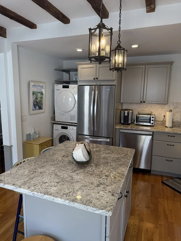 1 bed, 1 bath apartment for rent at 8 Williams St Unit E1, Salem — photo 2 of 10