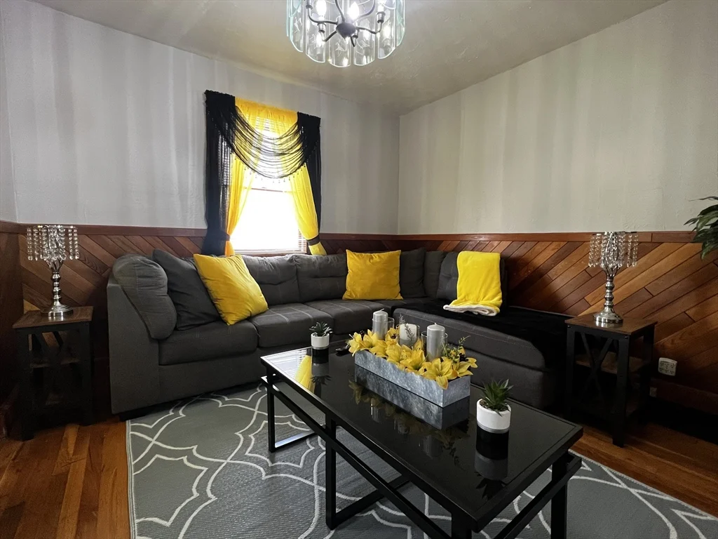 1 bed, 1 bath apartment for rent at 8 Windsor Ave Unit 1, Lynn — photo 3 of 12